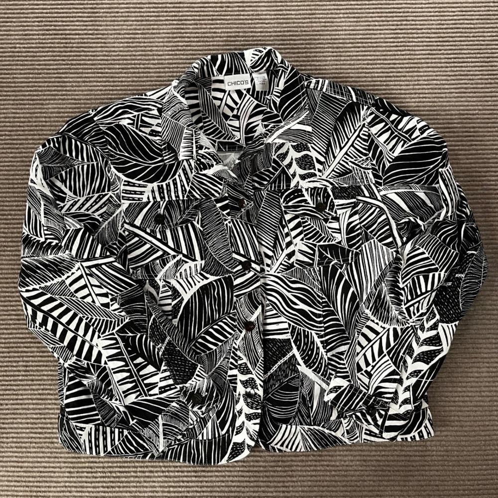 Chico's Black White Tropical Palm Leaf Print Cotton Stretch Cropped Jacket Sz 2